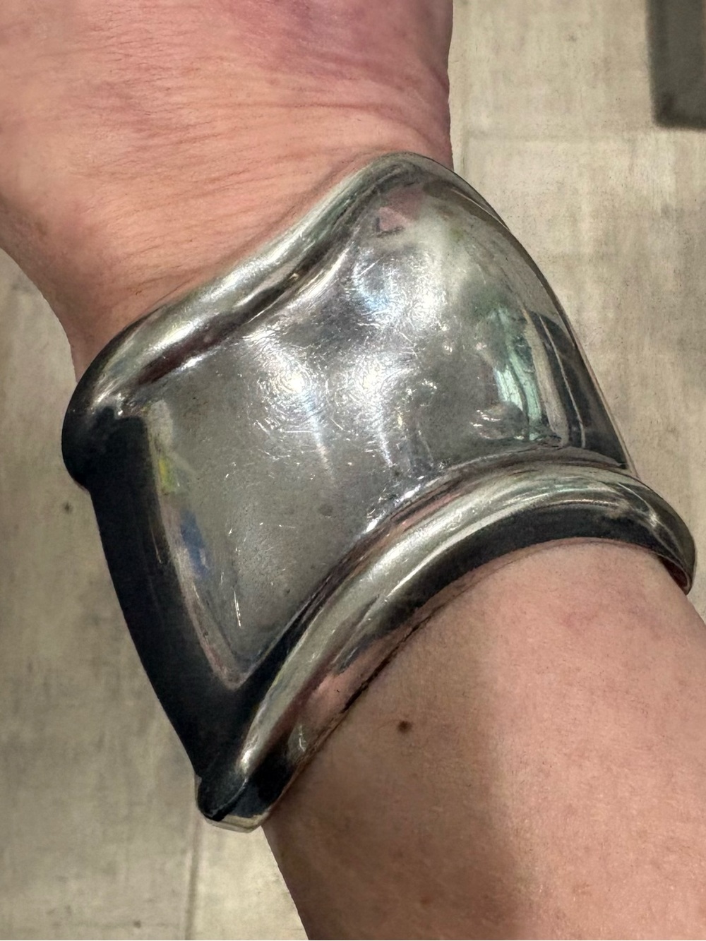 Tiffany & Co. Elsa Peretti Bone Cuff Bracelet Right Wrist Large 925 Italy